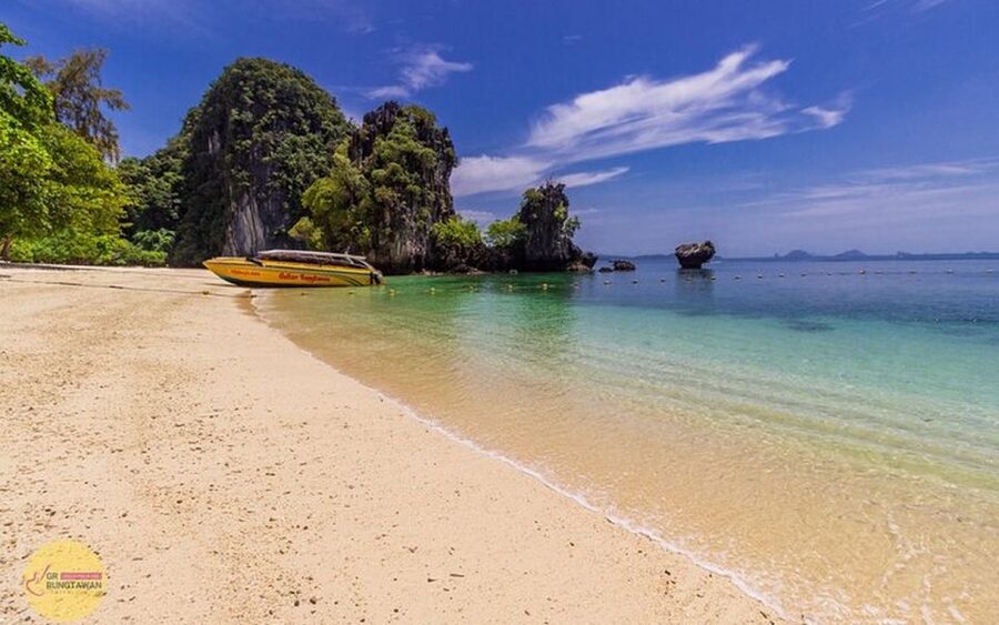 Ao Nang: Hong Islands Tour by Speedboat or Longtail Boat - Hong Lagoon: a short, sheltered pause