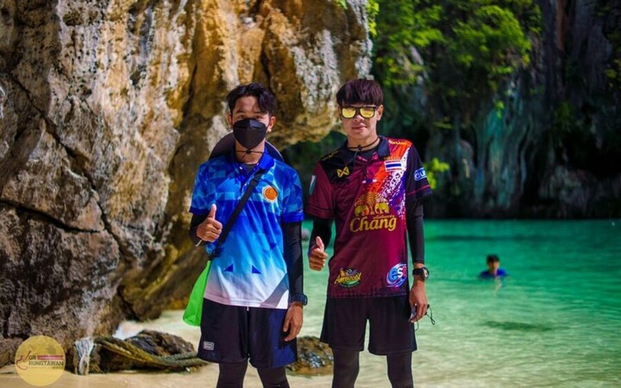 Ao Nang: Hong Islands Tour by Speedboat or Longtail Boat - Hong Island: beach time and the 360-degree view