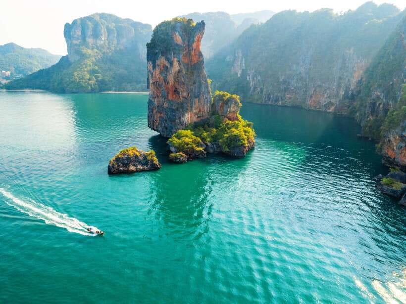 Ao Nang: Island-Hopping Snorkel Tour w/ Amazing Hong Island - Lading Island is lunch with your feet in the sand