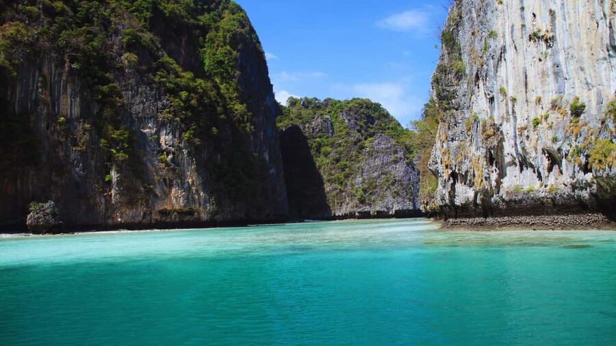 Ao Nang: Phi Phi Islands Speedboat or Catamaran Tour One day - Bamboo Island starts with sand and swimming