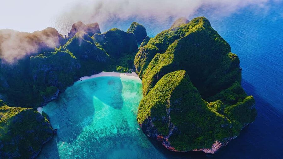 Ao Nang: Phi Phi Islands Speedboat or Catamaran Tour One day - Phi Phi Don gives you lunch and breathing room