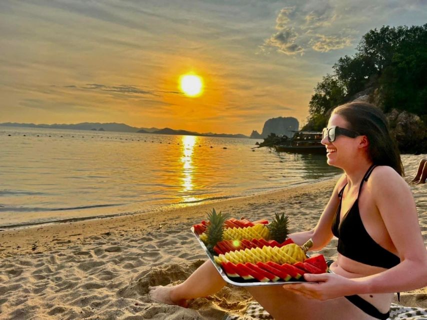 From Krabi: Hong Island Sunset Tour+Bioluminescent Plankton - Koh Pakbia: sunset and a Thai buffet