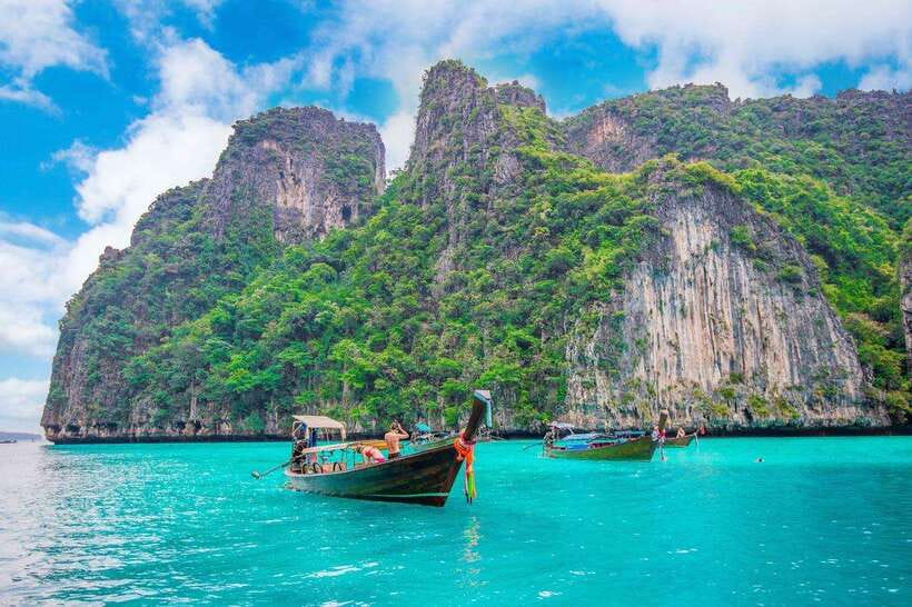 From Phi Phi islands: Phi Phi, Maya Area by longtail Boat - Pileh Lagoon and Loh Samah Bay: time for the water