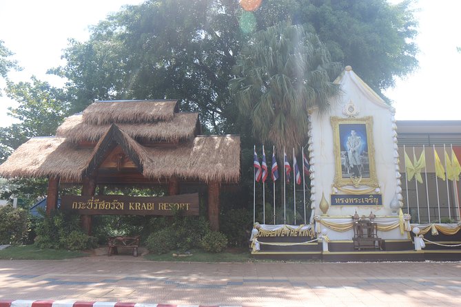 Full-Day Phi Phi Islands Tour with Lunch from Krabi - Why the early start matters at Maya Bay