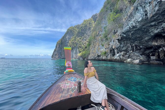 Highlights of Phi Phi Islands - Maya Bay: the famous beach, with rules and crowds