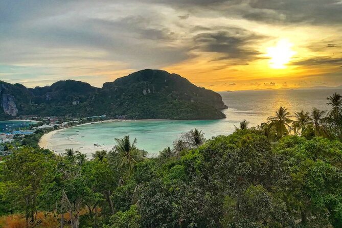 Highlights of Phi Phi Islands - Meeting on Phi Phi Don and packing for the ride