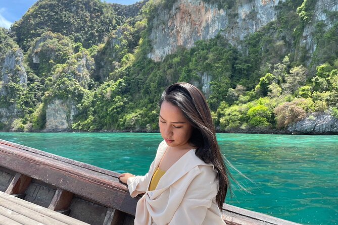 Highlights of Phi Phi Islands - Viking Cave: dramatic cliffs and swiftlet nests