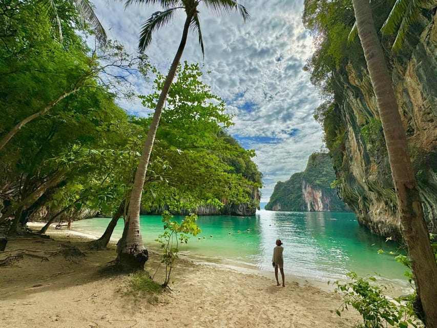 Hong Islands One Day Tour plus Panoramic View - Hong Island: a full hour on the beach