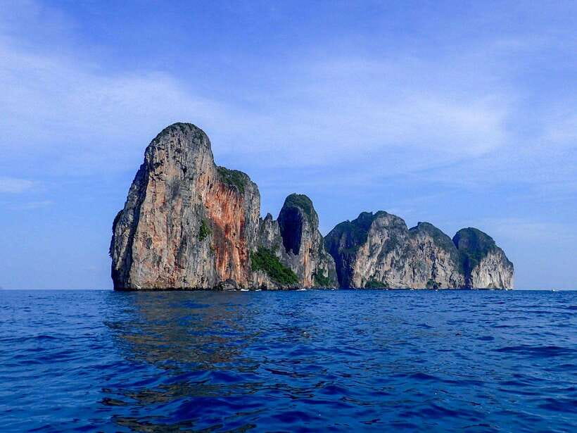 Koh Phi Phi: Maya Bay Private Longtail Boat Tour - Who should book this Phi Phi boat trip?