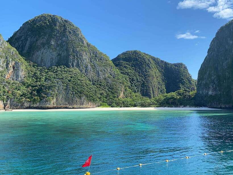 Koh Phi Phi: Maya Bay Private Longtail Boat Tour - Loh Samah Bay and the approach to Pileh Lagoon