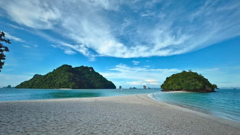 Krabi: 4 Islands Hopping & Snorkeling Tour - The crew and day-to-day organization