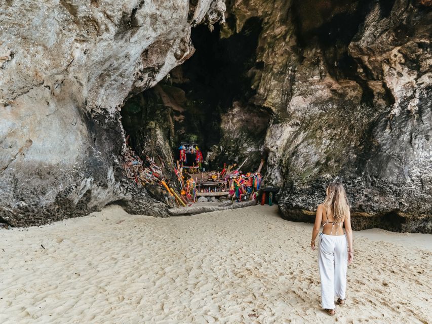 Krabi: 4 Islands Tour by Longtail Boat & Thai Buffet Lunch - Poda Island: the longest break and beach lunch
