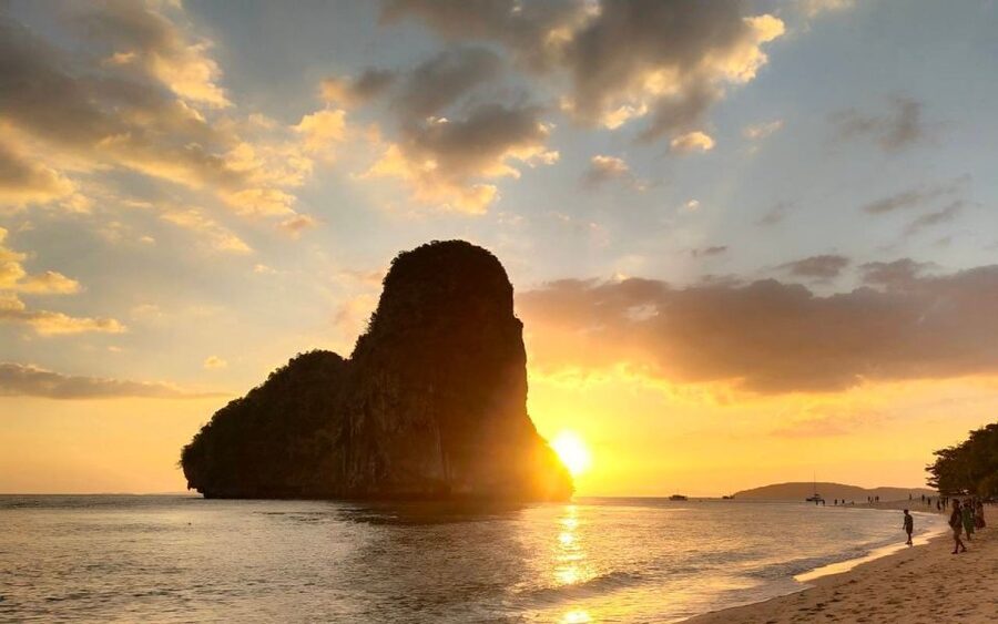 Krabi: 7 Islands Sunset Hopping Cruise with BBQ & Plankton - Poda Island is the dinner-and-sunset stop