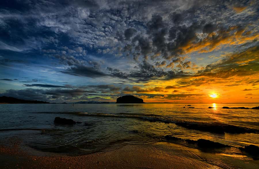Krabi: Bioluminescent Plankton, Snorkeling & Sunset Tour - Ao Nang pickup and the first view of Phra Nang