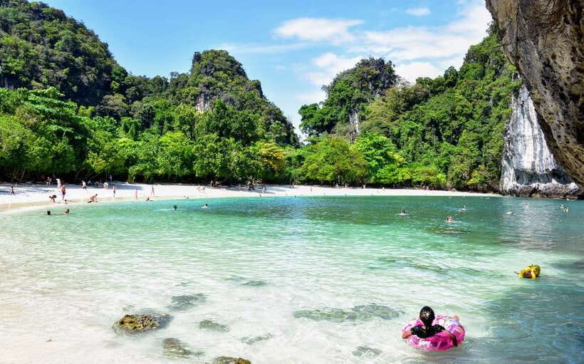 Krabi: Hong Island Longtail Boat & Kayak Tour w Buffet Lunch - Koh Daeng brings the first swim