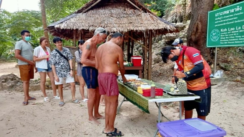 Krabi: Hong Island Longtail Boat & Kayak Tour w Buffet Lunch - Take the stairs for the 360-degree view