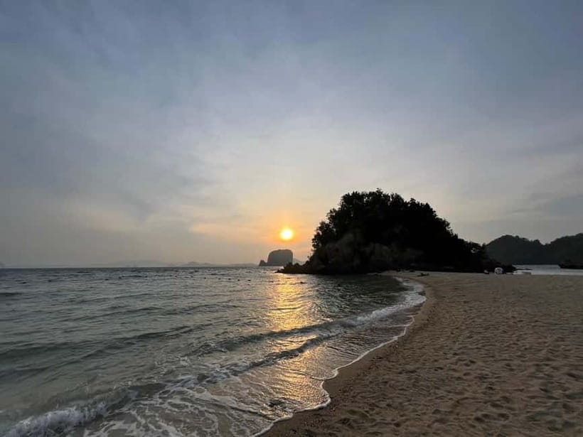 Krabi: Hong Island Sunset and BBQ Dinner Tour - At a glance