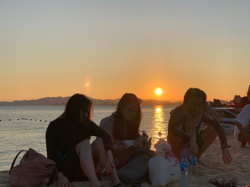 Krabi: Hong Island Sunset Tour w/ Beach Dinner+Night Snorkel - A seven-hour circuit through the Hong Islands