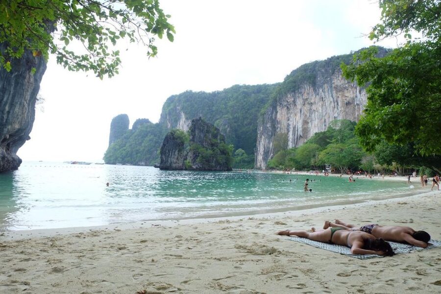 Krabi: Hong Islands Day Tour by Longtail Boat - Hong Island: beach time or nearly 500 steps