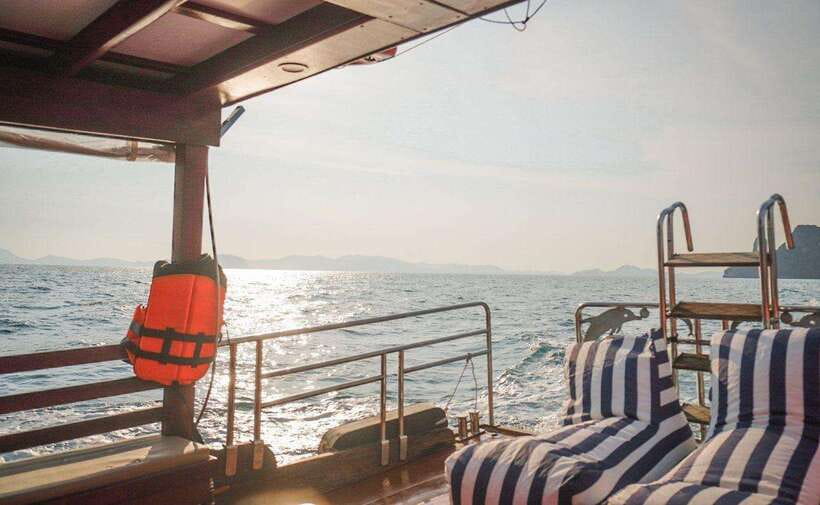 Krabi: Koh Hong Small Group Tour by Luxury Longtail Boat - Koh Hong beach and the viewpoint