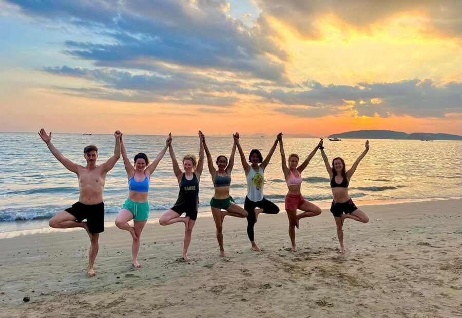 Krabi: Sunset Yoga Balance Join-in Class - A sunset class, not just a stretch break