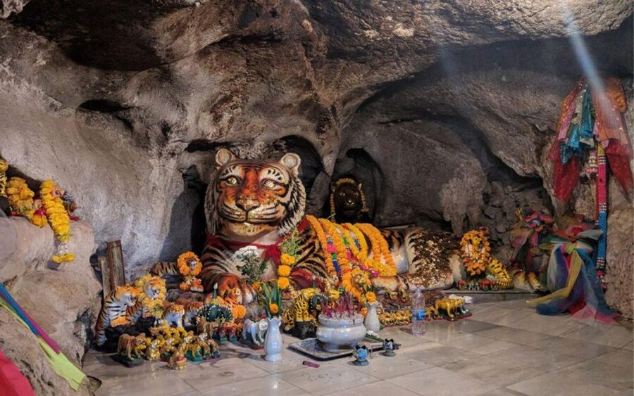 Krabi: Tiger Cave, Hot Springs and Emerald Pool Jungle Tour - Lunch and the shift to Tiger Cave