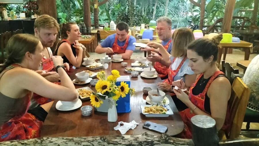 Krabi: Traditional Thai Cooking Class with Local Chef - The teachers make the class feel personal
