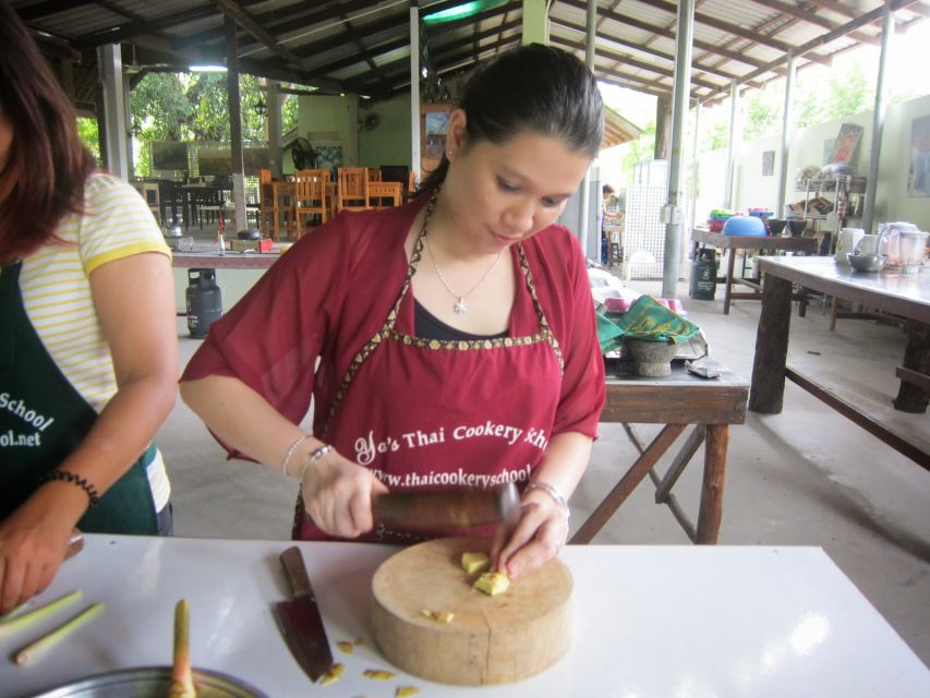 Krabi: Ya's Cookery Late Afternoon Thai Cooking Class - The real value of the $48 price