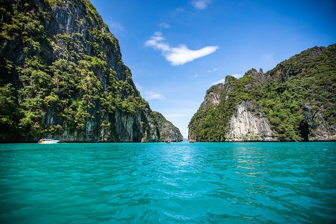 Phi Phi Islands One Day Tour By Speedboat from Krabi - Lunch and a breather on Ko Phi Phi Don