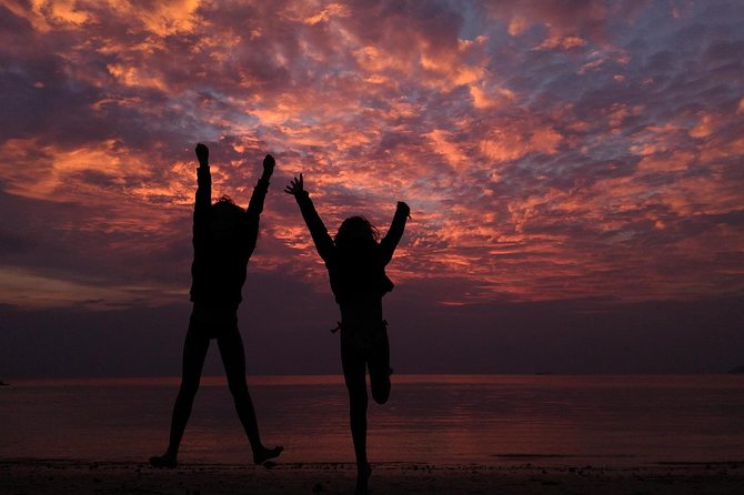Railay and 4-Island Sunset Speedboat Cruise with Night Snorkel - Tup Island’s sandbanks depend on the tide
