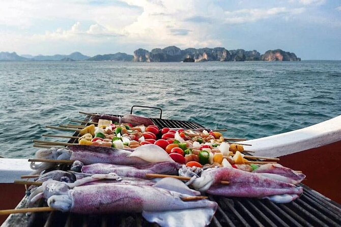 Sunset Dinner Cruise with night Swimming by Luxury Junk Boat - Tub Island, Chicken Island and Pirate Beach