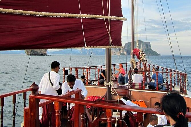 Sunset Dinner Cruise with night Swimming by Luxury Junk Boat - A barbecue dinner as the sun drops