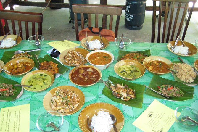 Ya Thai Cookery School Class in Krabi - Thai cooking begins with the curry paste