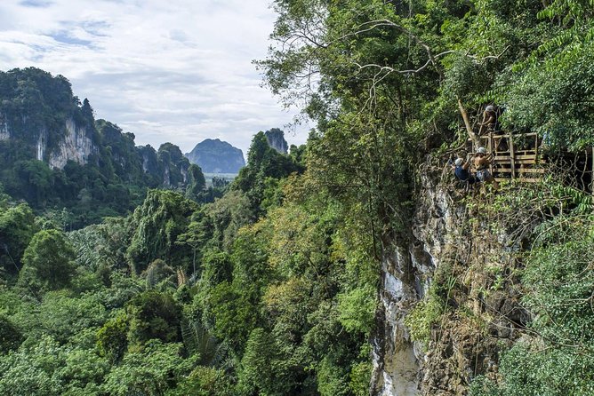 Zone A + B PACKAGE Zipline Adventure Experience - Guides, safety and group size